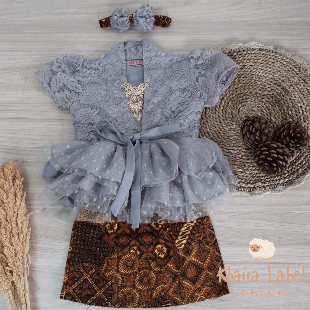 MAHESWARI Baby Kebaya Batik Set | Traditional Outfit (0–12 Months)