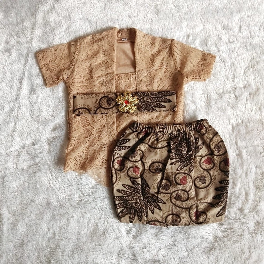 LACE KUTUBARU Baby Kebaya Set with Short Batik Skirt | Traditional Outfit (0–2.5 Years)
