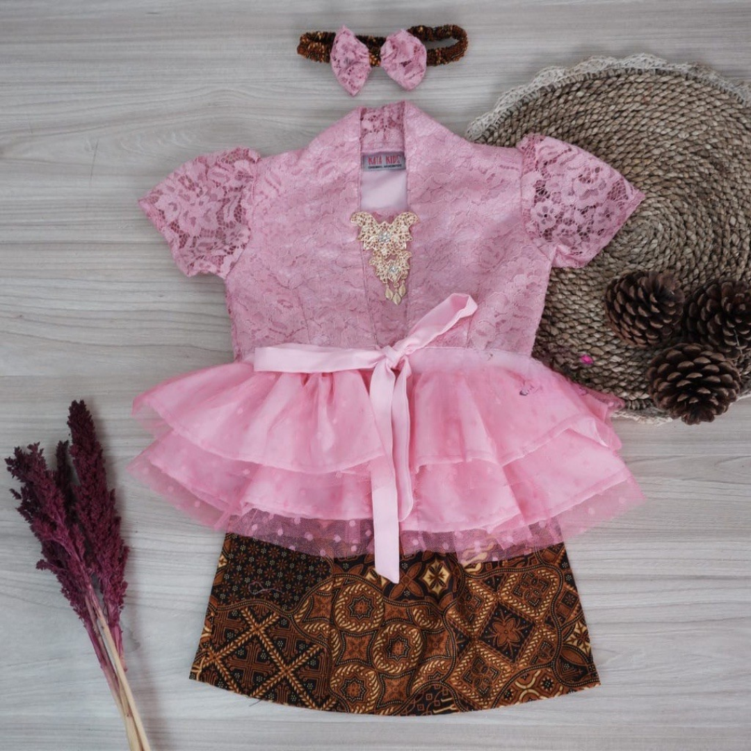 MAHESWARI Baby Kebaya Batik Set | Traditional Outfit (0–12 Months)