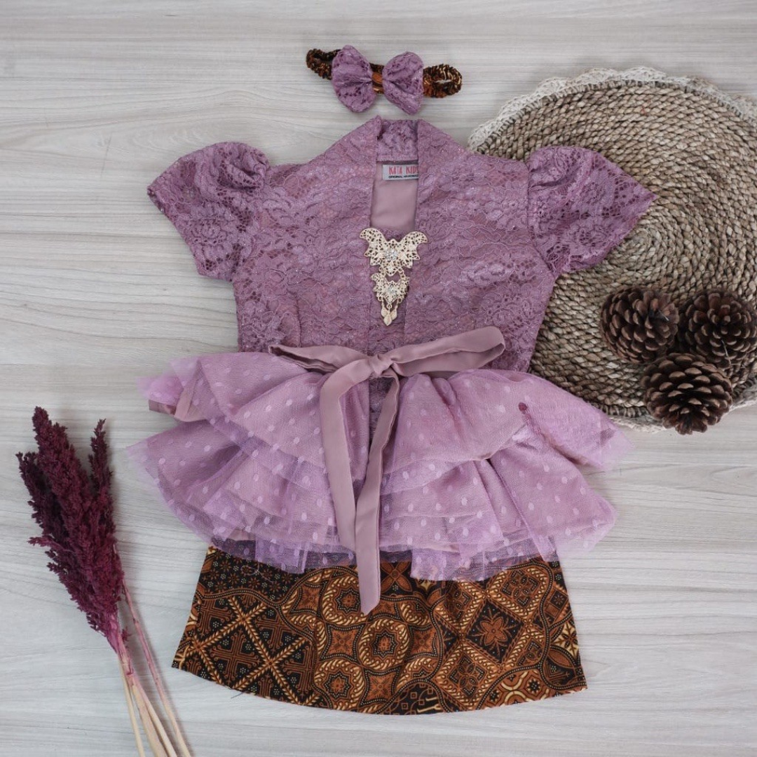 MAHESWARI Baby Kebaya Batik Set | Traditional Outfit (0–12 Months)