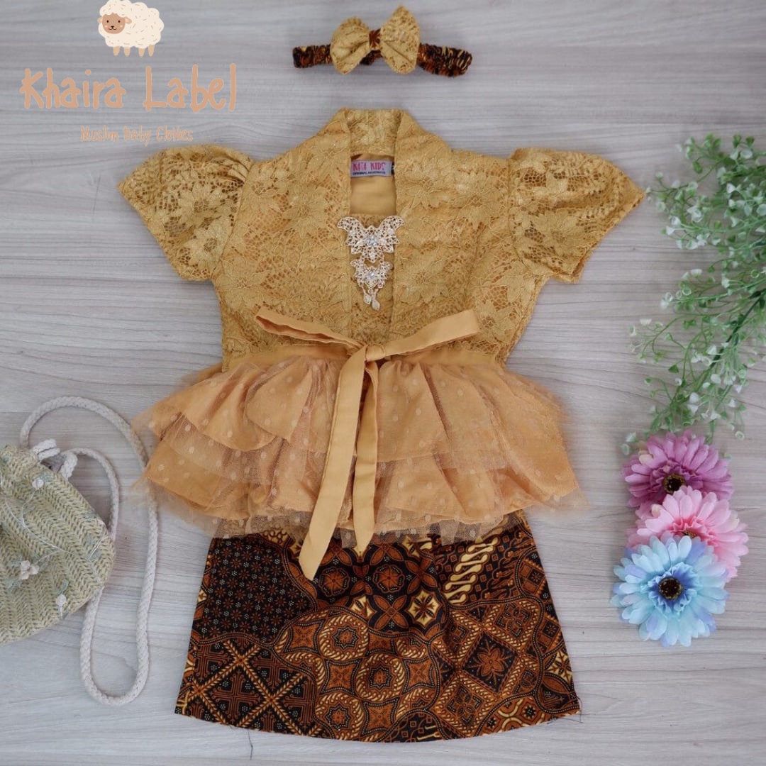 MAHESWARI Baby Kebaya Batik Set | Traditional Outfit (0–12 Months)